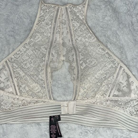 Victoria’s Secret. Very Sexy bralette. Size medium. Off white. - Picture 10 of 13